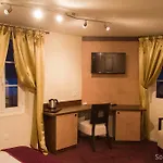 L'hostellerie D'acquigny Hotel