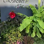 Hotel L'hostellerie D'acquigny 3*