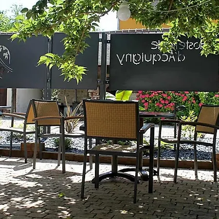 Hotel L'hostellerie D'acquigny