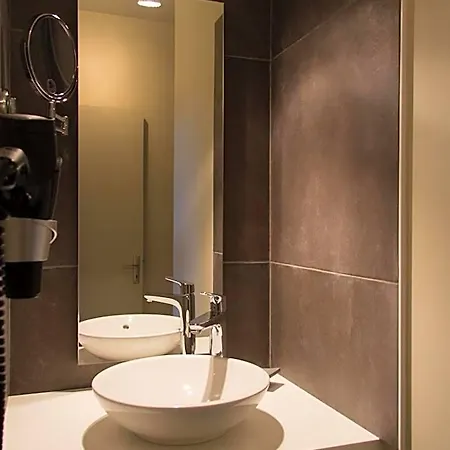 L'hostellerie D'acquigny Hotel 3*