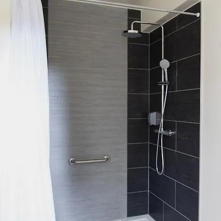 Hotel L'hostellerie D'acquigny 3*