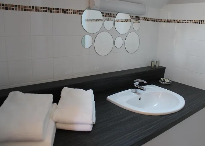 L'hostellerie D'acquigny Hotel