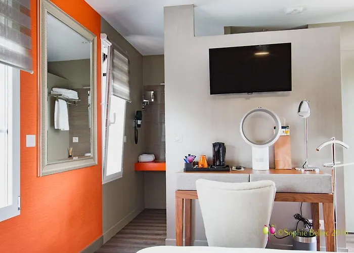 Hotel L'hostellerie D'acquigny 3*